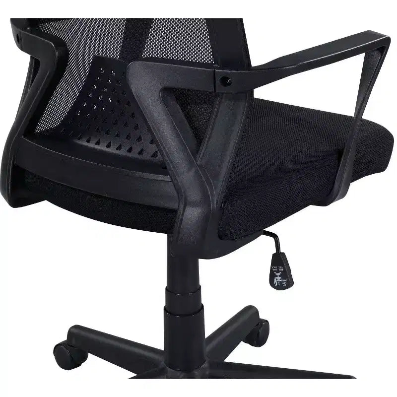 Sedia da scrivania in rete nera a mezza altezza, sedile singolo