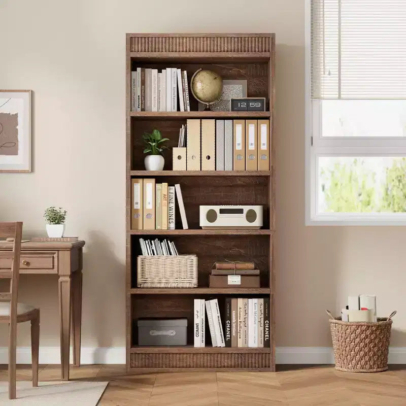 Marrone / Natura / Bianco Libreria a 5 Ripiani con Design Scanalato, Autoportante, Montaggio da 1 Persona