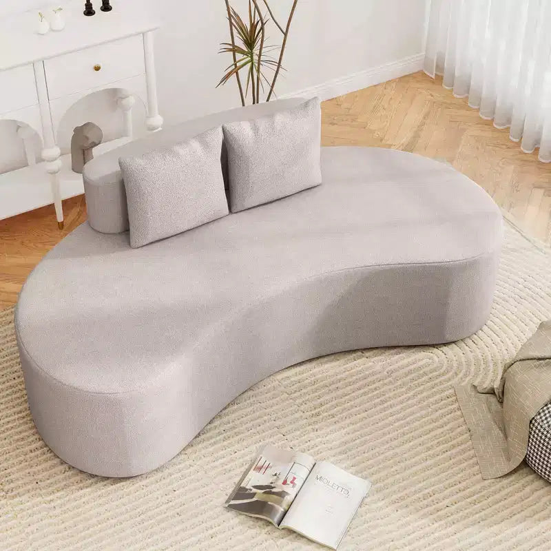 Divano a 2 posti Costway da 78,5" curvo rivestito in tessuto con 2 comodi cuscini e schienale basso, beige/grigio