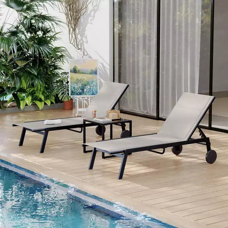 Set Lettini Prendisole in Textilene Blu/Marrone con Tavolino, 2 Posti, 3 Pezzi